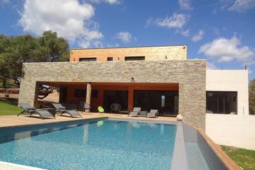 Villa pour 8 personnes, avec balcon et jardin à Figari