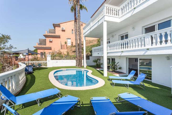 Chalet para 10 personas, con Balcón además de Jacuzzi y Jardín en Provincia de Gerona - 4