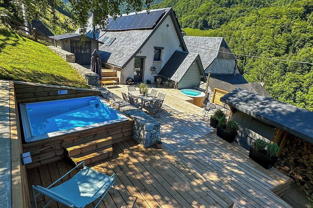 Chalet Montagne Avec Grande Terrasse et Bain Nordique à Jets in Boutx, Französische Pyrenäen