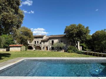 Gîte pour 8 personnes, avec jardin ainsi que vue et piscine à Brissac