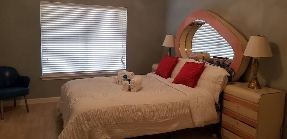 Vacation home for 8 people, with pool and terrace as well as yard in San Antonio