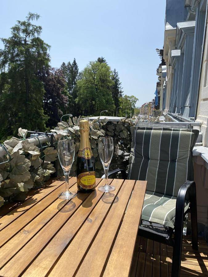 Ferienwohnung für 5 Personen, mit Balkon und Ausblick in Marienbad