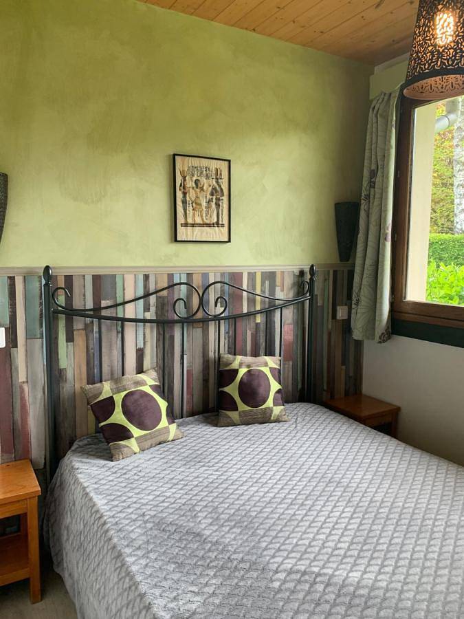 Location de vacances pour 4 personnes, avec jardin et vue, animaux acceptés à Nans-sous-Sainte-Anne - 3