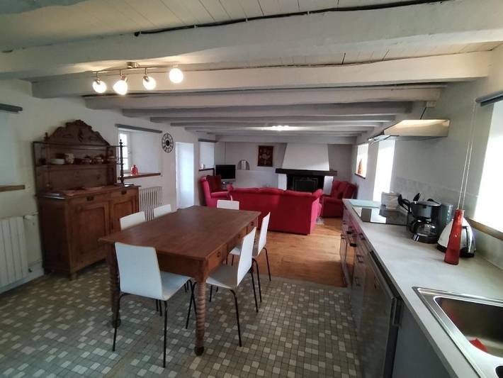 Gîte pour 7 personnes, avec Terrasse et Jardin ainsi que Piscine et Vue dans Meux