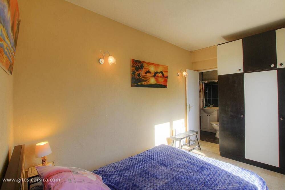 Appartement entier, Le charme et l'authenticité de la corse dans une résidence du bord de mer in Cargèse, Parc naturel régional de Corse