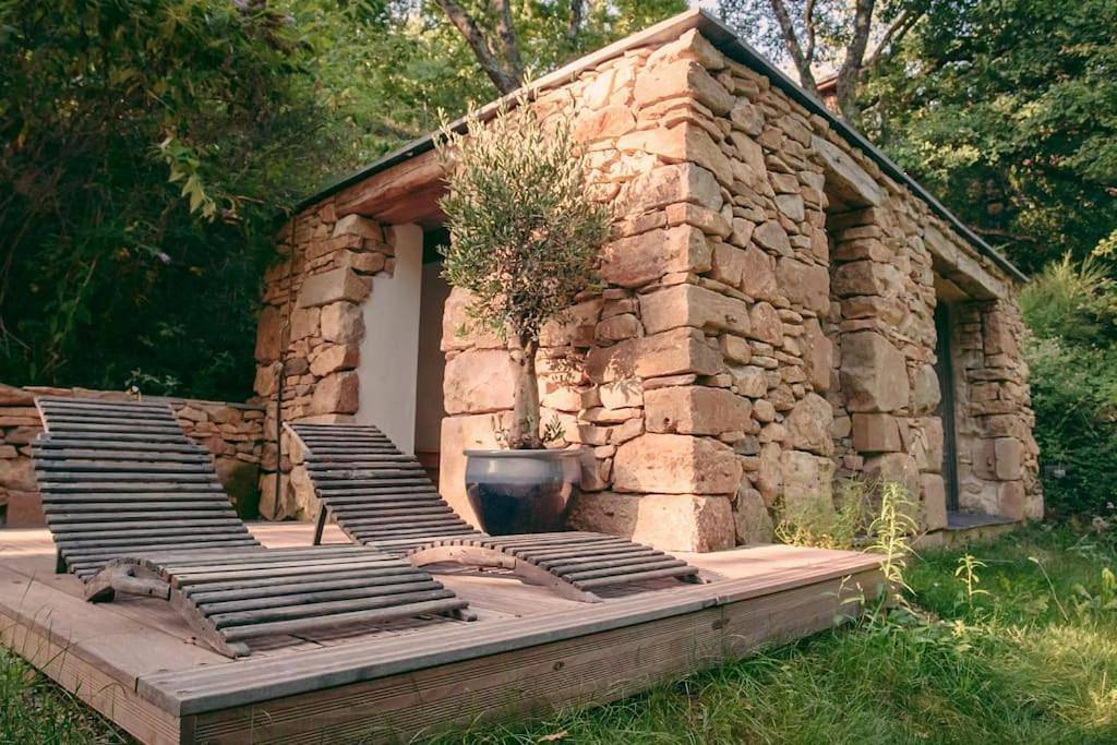 Two-Bedroom House in Castelnau-de-Mandailles, Parc naturel régional de l'Aubrac