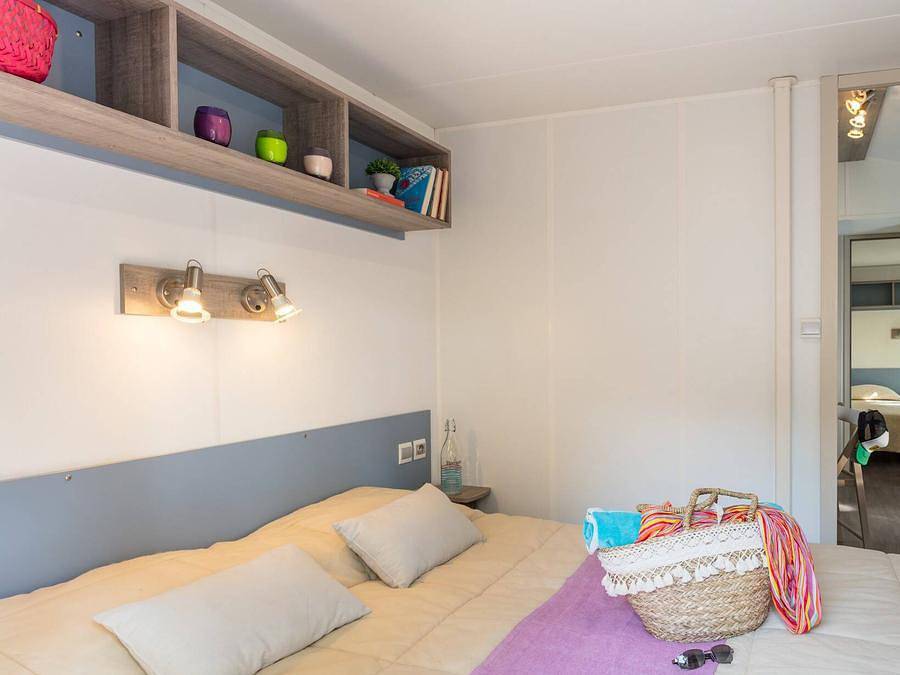 Camping Les Rives du Luberon - Mobilhome 6 personas - Mobil-home | Confort | 3 Dormitorios | 6 Pers. | Terraza elevada | Aire acondicionado in Cheval-Blanc, Parque natural regional del Luberon
