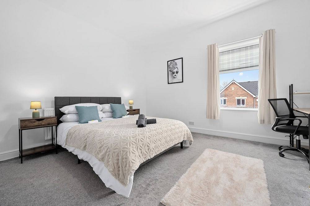 Cosy 3-Bed Home in Blackrod | Modern & Homely in Blackrod, Bolton