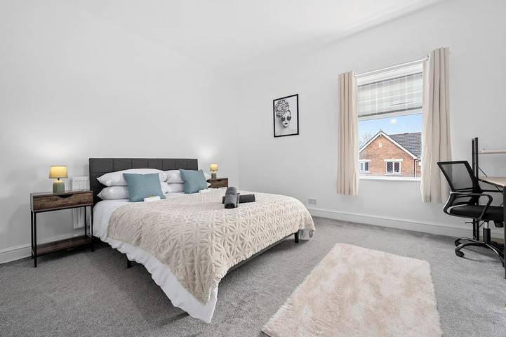 Cosy 3-Bed Home in Blackrod | Modern & Homely in Blackrod, Bolton
