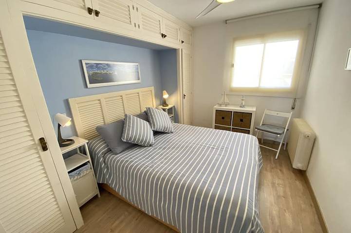 Ganze Wohnung, 1km vom Strand, wunderschöner Meerblick, Pool, Parkplatz und WIFI. in Sant Feliu de Guíxols, Costa Brava