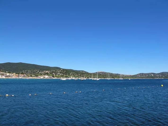 Ferienwohnung für 3 Personen, mit Terrasse und Pool in Cavalaire-sur-Mer - 2