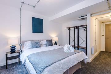 Apartment for 4 People in Warrington, Cheshire, Photo 1