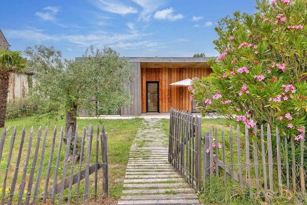 Casa Zao Jolie maison en bois brut de 50m2 à in Gouville-sur-Mer, Région de Coutances