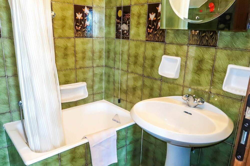 Appartamento intero, Elegante appartamento per 3 ospiti con Wifi, Tv, balcone e animali ammessi in Vallecrosia, Riviera di Ponente