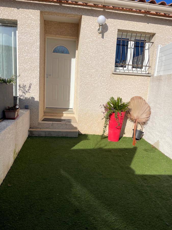 Location de vacances pour 7 personnes, avec terrasse à Pinet (homonymie) - 2