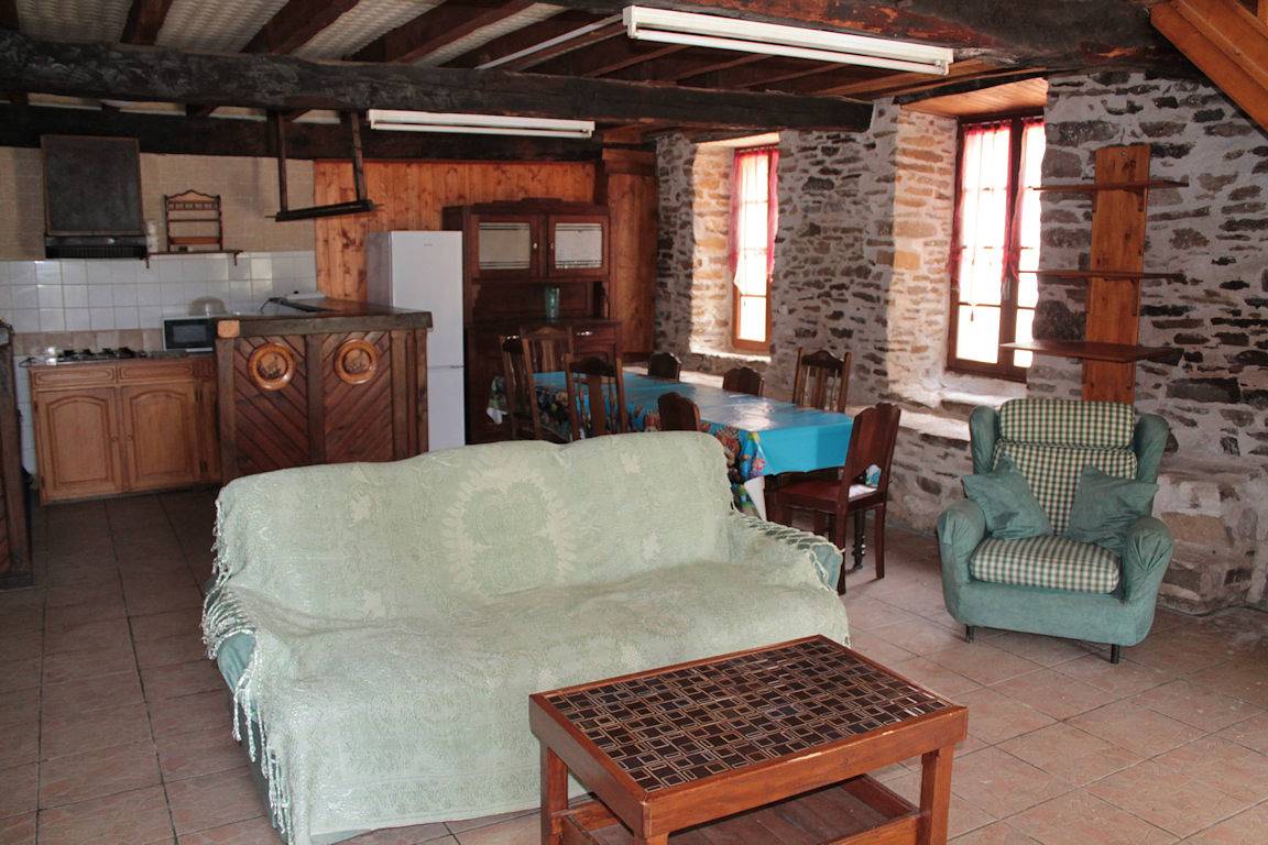 Maison 5 pers, jardin clos, animaux ok, 3 chambres in Dournazac, Parc naturel régional Périgord-Limousin