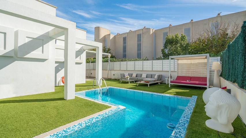 Luxus-Ferienhaus für 4 Personen, mit Garten und Terrasse sowie Pool in Can Picafort