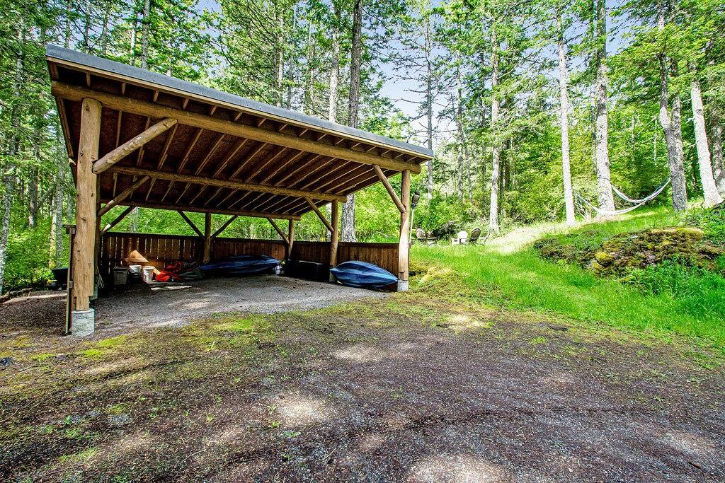 Dreamy Retreat in the Woods W/ Firepit, Fireplace, Free Wifi, Large Deck & More in Orcas Island