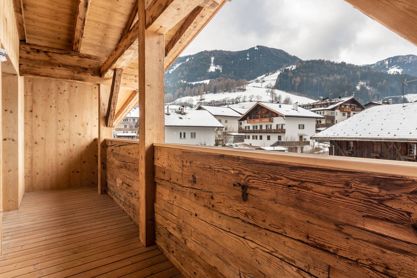 Entire apartment, Apartment 'Alpin Chalet Samer Fürstenblick' with Mountain View, Terrace and Wi-Fi in Sarnthein, Sarnvalley