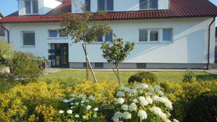 Ferienwohnung für 5 Personen, mit Garten, kinderfreundlich in Blaubeuren