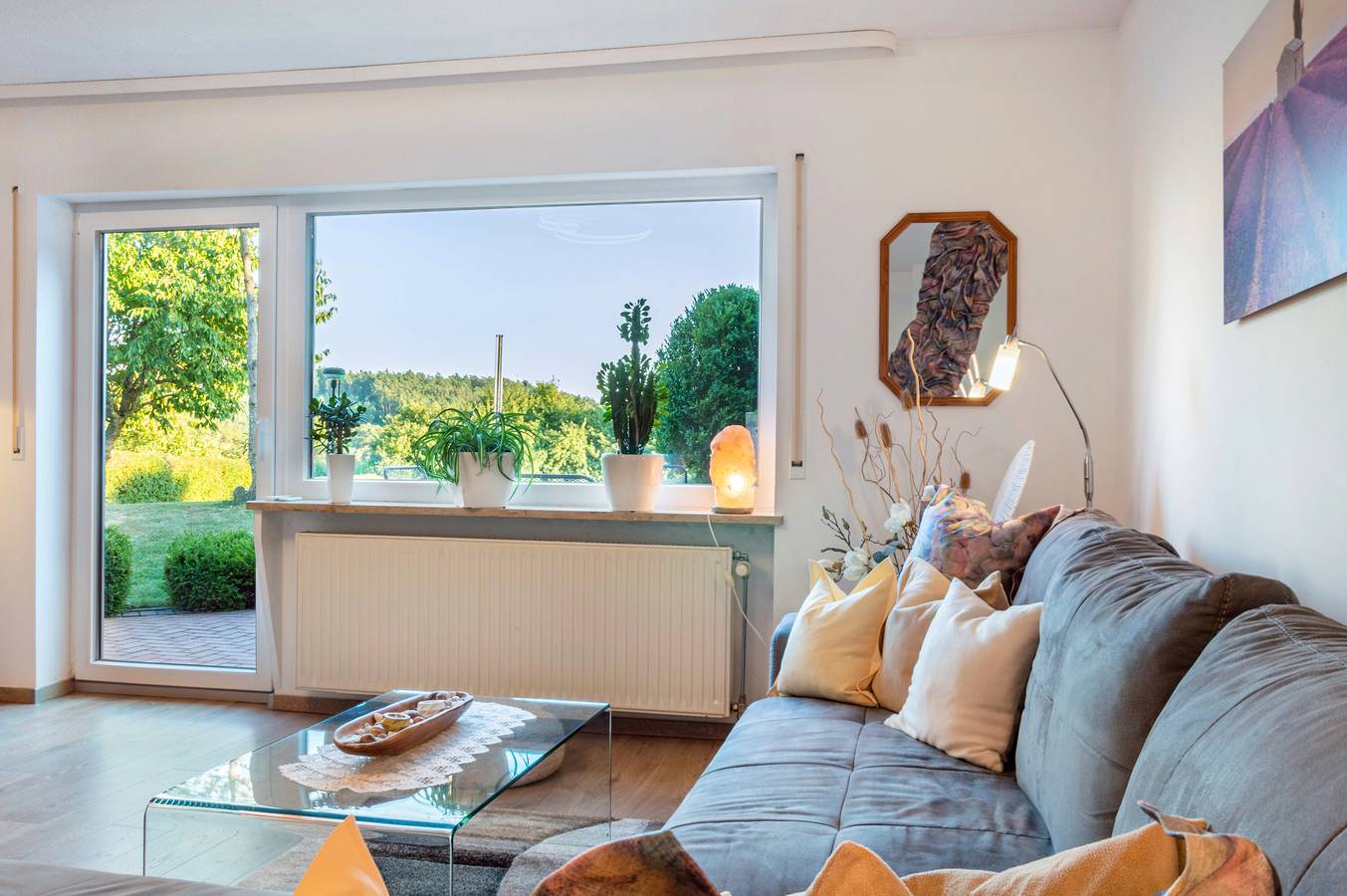 Entire apartment, Apartment 'Lisse' with private terrace, private garden and Wi-Fi in Dietenhofen, Romantische Straße