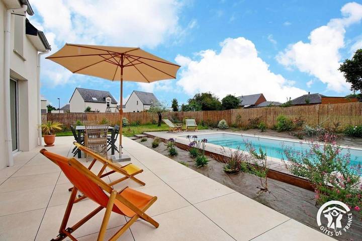 Location de vacances pour 8 personnes, avec piscine et jardin à Billiers - 2