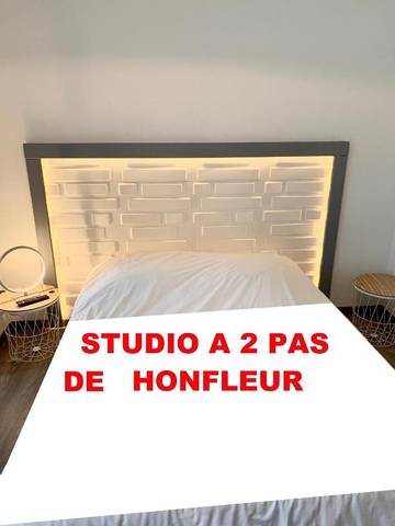 Gîte pour 2 personnes, avec terrasse ainsi que piscine et jardin à Équemauville