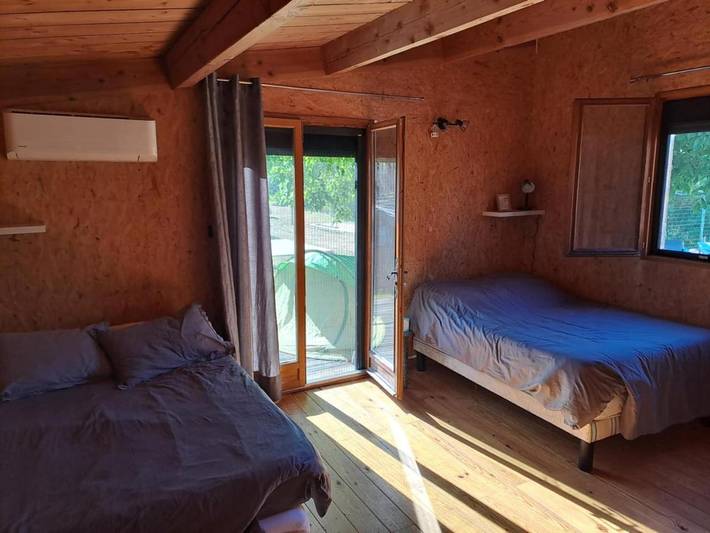 Gîte pour 5 personnes, avec Jacuzzi et Terrasse ainsi que Jardin et Bassin pour enfant à Saint-Julien-les-Rosiers - 3