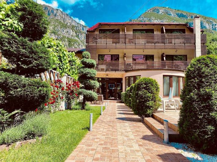 Maison d’hôte pour 2 personnes, avec sauna et jardin ainsi que piscine et vue