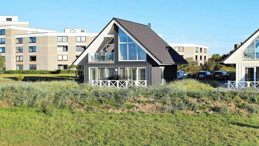 Ferienhaus mit Meerblick für 9 Personen, mit Whirlpool und Sauna sowie Balkon an der Kieler Bucht - 2
