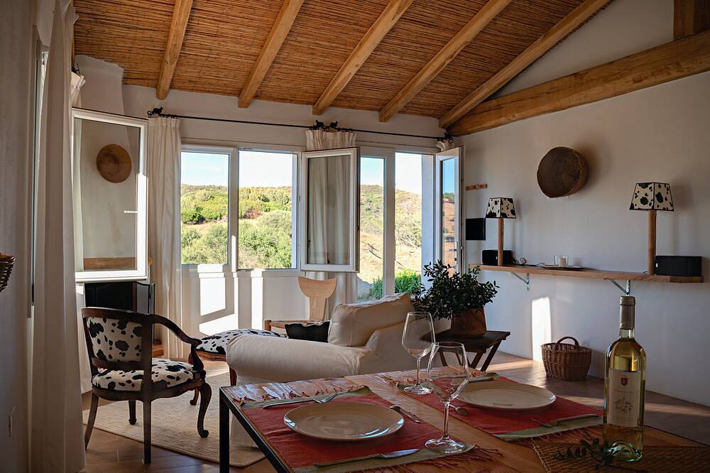 Splendidi cottage con piscina, vigneto e vista mozzafiato, nuova proprietà 2020 in Galtellì, Barbagia