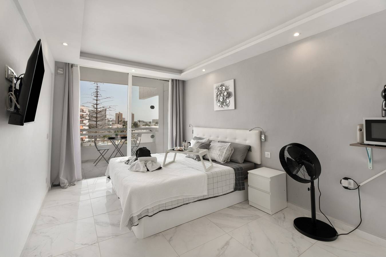 Appartement entier, Appartement de vacances 'Las Americas Evening Escape' avec vue sur la mer, piscine privée et Wi-Fi in Playa de Troya, Adeje