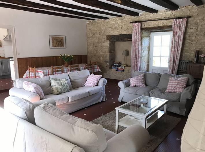 Gîte pour 7 personnes, avec terrasse ainsi que piscine et jardin, animaux acceptés à Saint-Martial-d'Albarède - 4