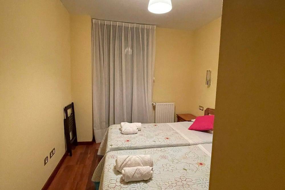Entire apartment, 24A02 El Mirador de Llaneces in Las Arenas (Cabrales), Cabrales
