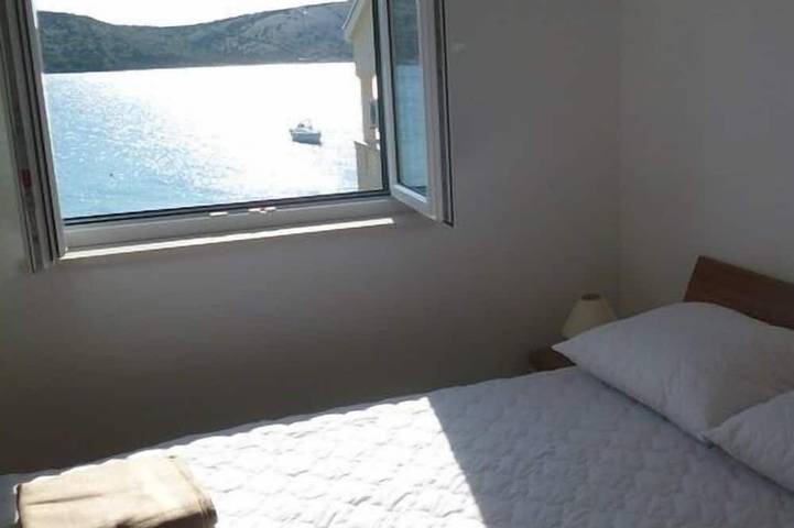 Ganze Wohnung, Familienfreundliche 4-Sterne Ferienstrandwohnung in Stara Novalja, Pag