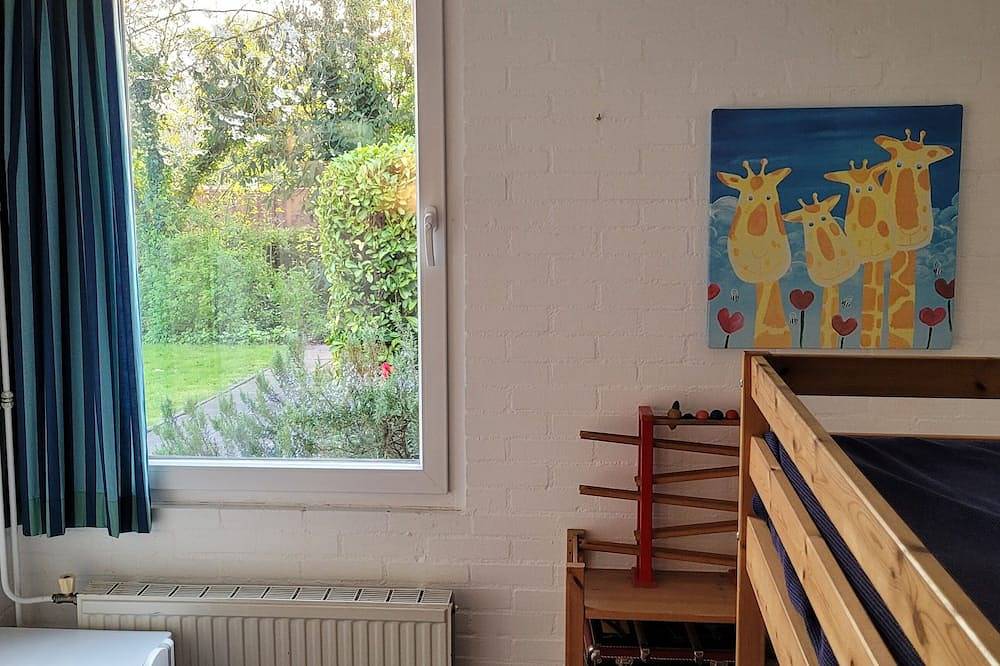 Ferienhaus am Grevelingenmeer in Strandnähe, mit Garten und Pool in Herkingen, Goeree-Overflakkee