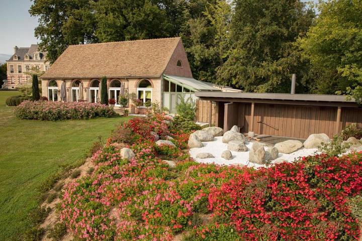 Gîte pour 2 personnes, avec piscine et vue ainsi que jardin et sauna à Saint-Germain-du-Plain - 3