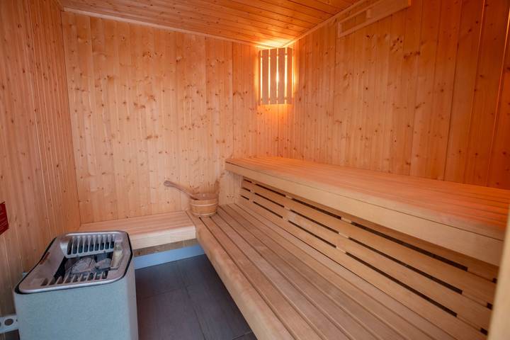 Chalet für 10 Personen, mit Sauna und Whirlpool sowie Balkon, kinderfreundlich in Méribel - 4