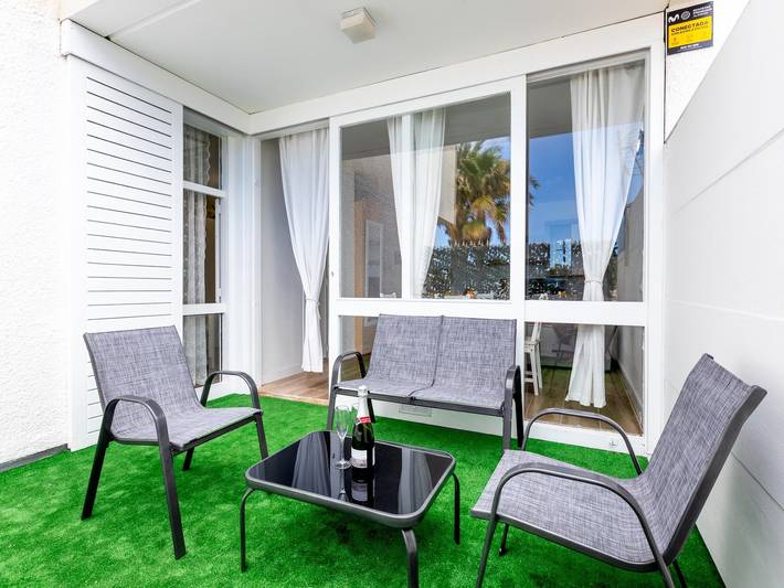 Gîte pour 4 personnes, avec bassin pour enfant ainsi que piscine et terrasse dans Las Galletas - 2