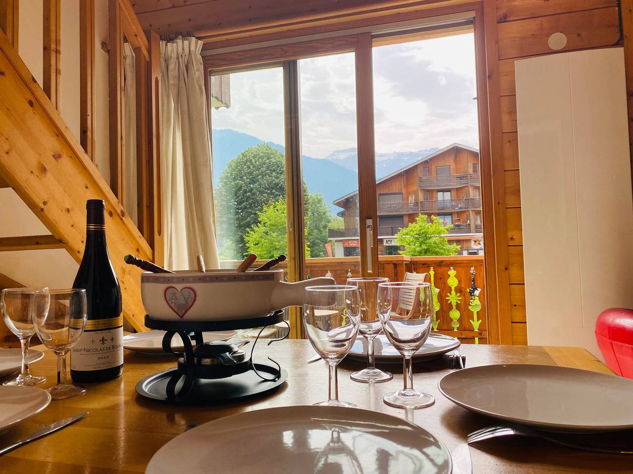 Ganze Wohnung, Duplex gemütlich: in der Nähe der Seilbahn, ruhig gelegen, familienfreundlich, 3-Sterne-Komfort in Samoëns, Region Bonneville