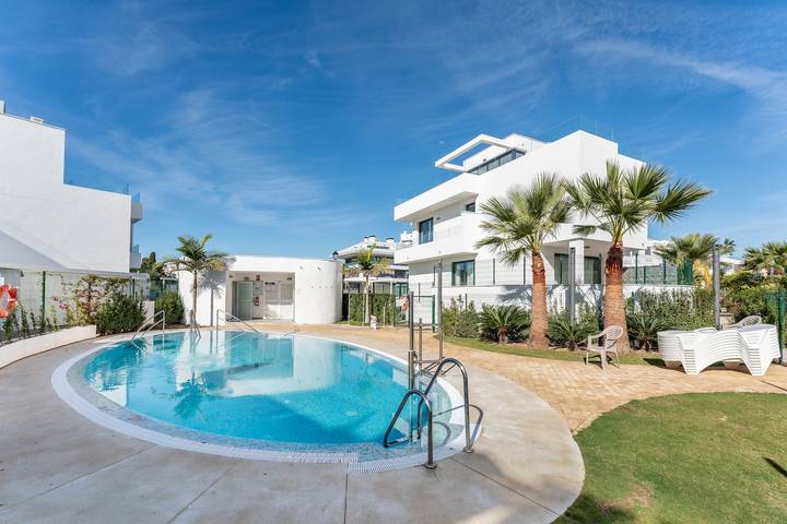 Vakantiehuis voor 7 personen, with Balkon and Kinderzwembad as well as Sauna