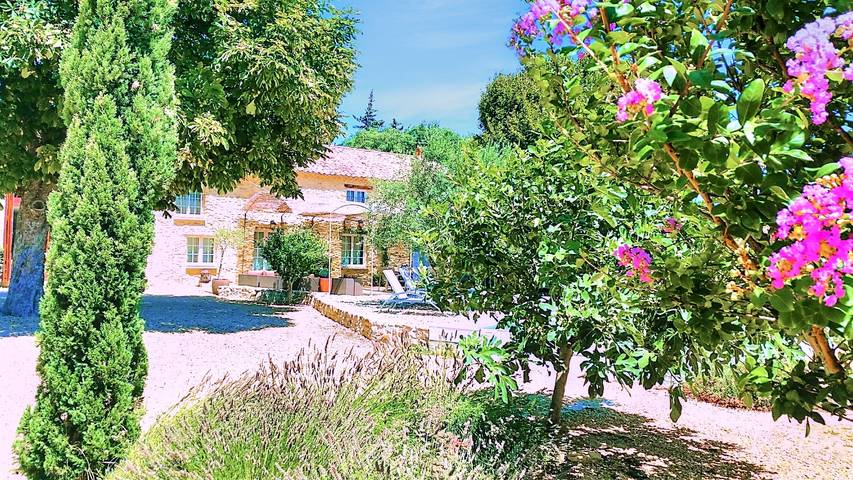 Gîte pour 15 personnes, avec piscine à Mornas - 2