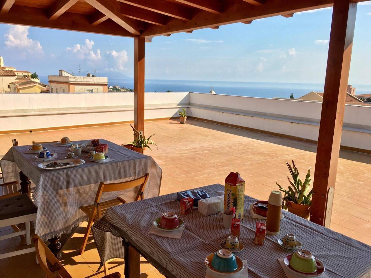Double Room with Private External Bathroom in Patti, Province de Messina