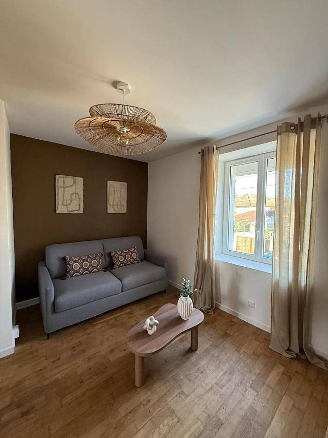 Gîte pour 4 personnes, avec terrasse et vue à Damparis - 3