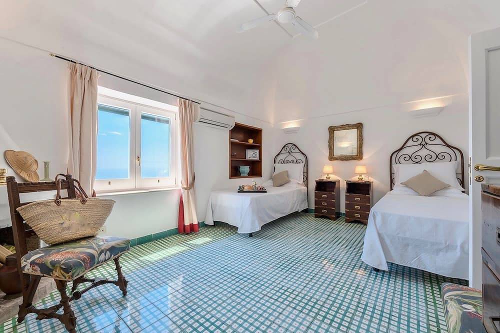 Villa Capri Marina - Vier Schlafzimmer Villa, Schläft 8 in Marina Piccola (Capri), Capri