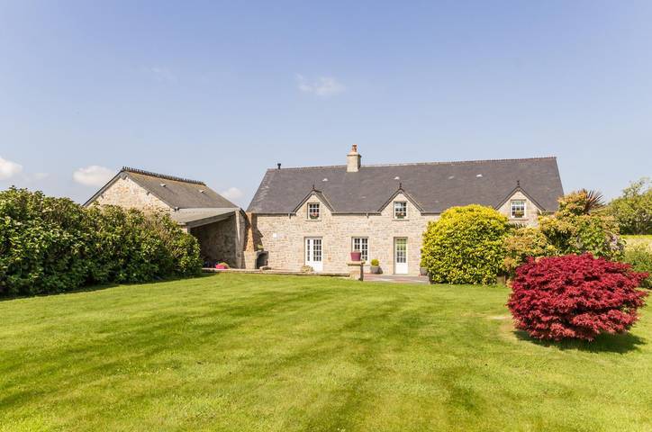 Gîte pour 10 personnes, avec jardin et terrasse, animaux acceptés