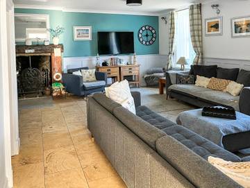 Holiday Rental for 18 People in Abersoch, Gwynedd, Photo 1