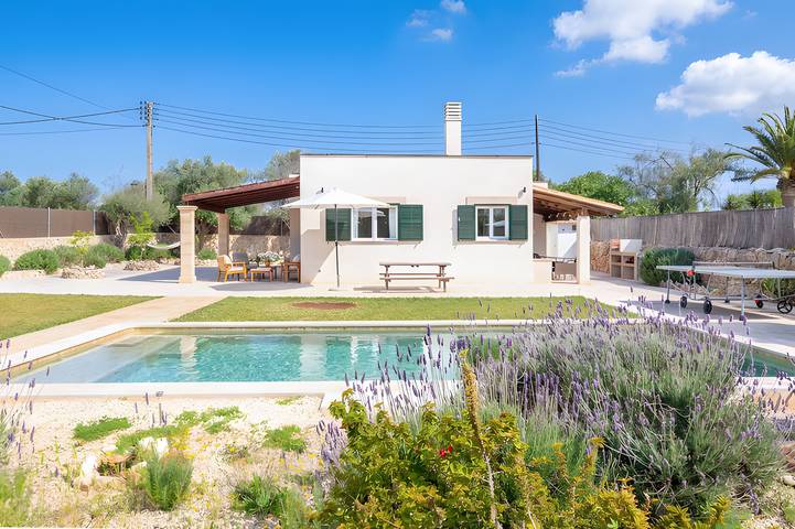 Finca für 4 Personen, mit Garten in Cala Llombards