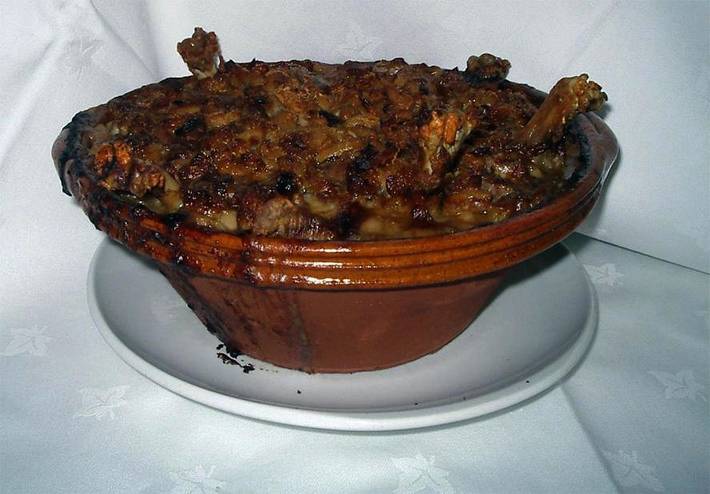 Hôtel pour 3 personnes, avec piscine et jardin dans Lac de Saint-Ferréol - 2