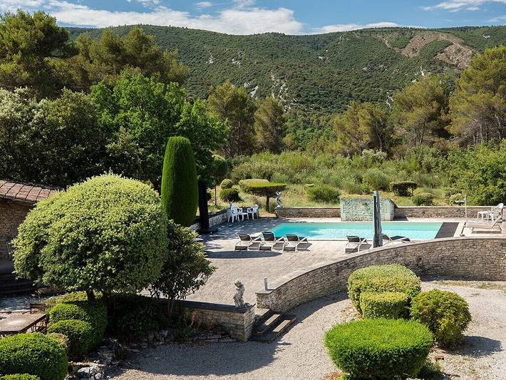Cabaña en Ménerbes con piscina. in Ménerbes, Parque natural regional del Luberon